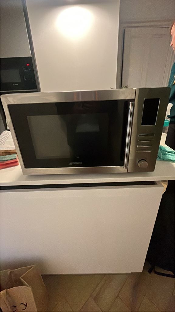 Smeg Microwave Oven 
