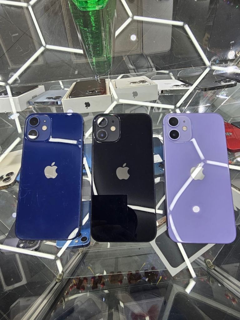 iPhone 12 mini 64GB Unlocked with Warranty