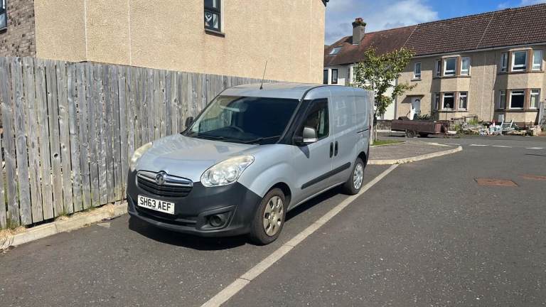 Vauxhall combo crew van years mot