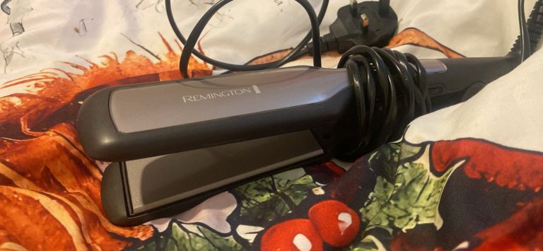 Remington Black Hair Straighteners – As Good As New