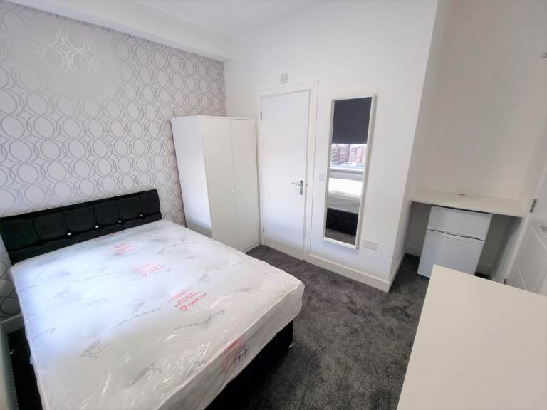 Modern Studio Close To Luton Town Centre - Bills Inclusive - Available Now