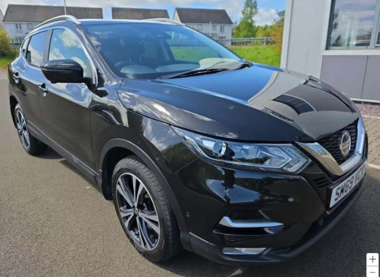 2020 Nissan Qashqai 1.3 DiG-T N-Connecta 5dr [Glass Roof Pack] SUV PETROL Manual