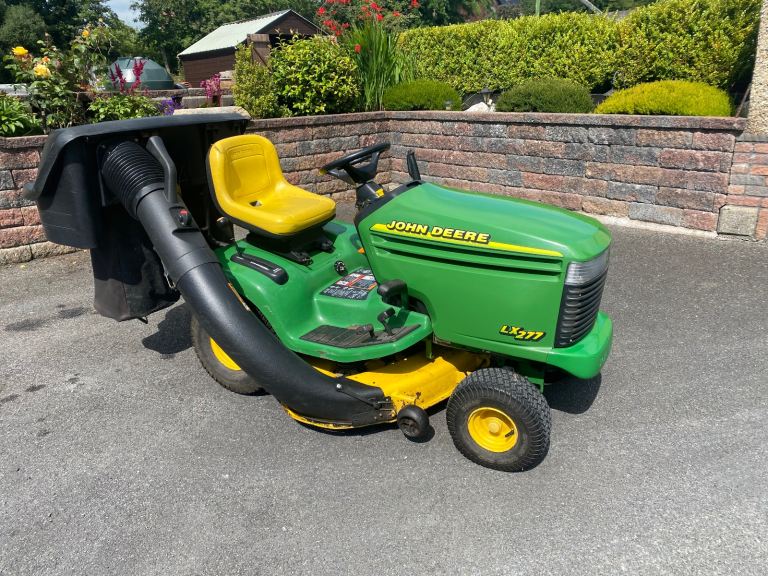 John Deere Ride on Mower 