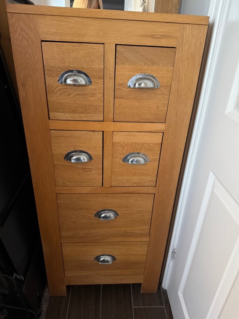 Solid Oak Chest of Drawers with Metal Handles – Good Condition