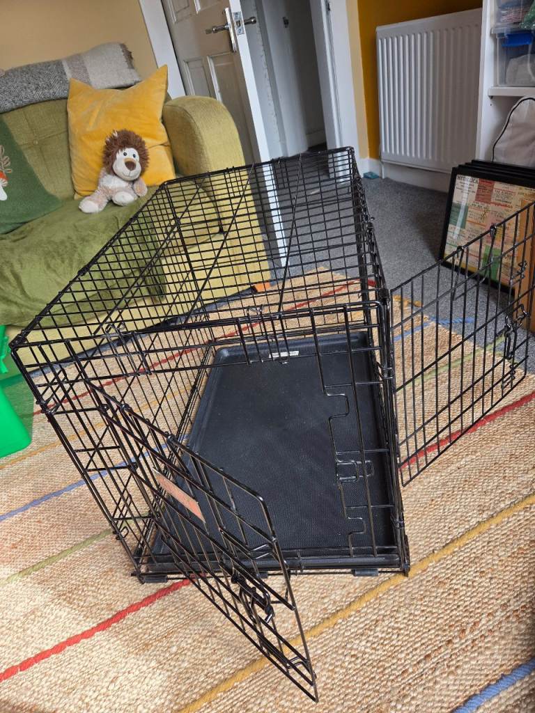 Medium dog crate for sale