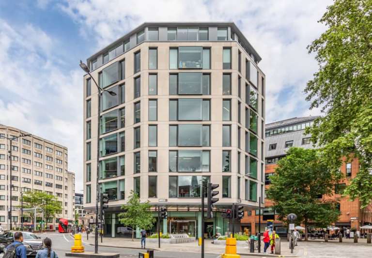 *St Paul's* Private Serviced Offices: Units from 2 to 40 desks for rent EC1