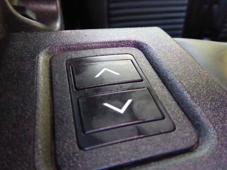 2017 Land Rover Discovery 3.0 TD V6 HSE Luxury SUV 5dr Diesel Auto 4WD Euro 6 (s/s) (258 ps) ESTA...