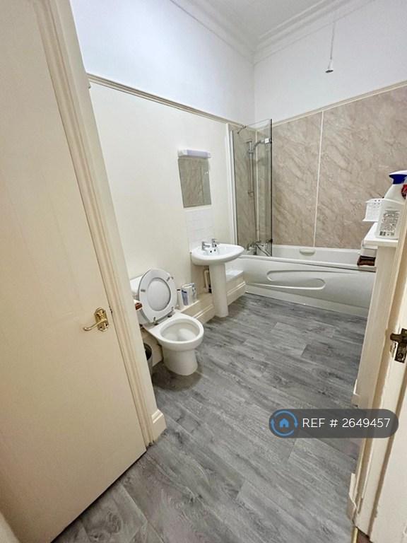 2 bedroom flat in Imperial Hotel, Exeter, EX4 (2 bed) (#2649457)