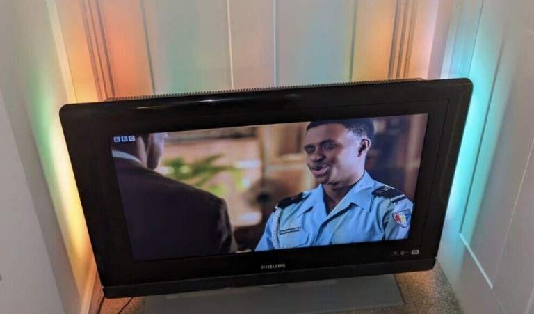 Philips Ambilight 32" TV 32PF9641D/10 #GotStuffGetCash