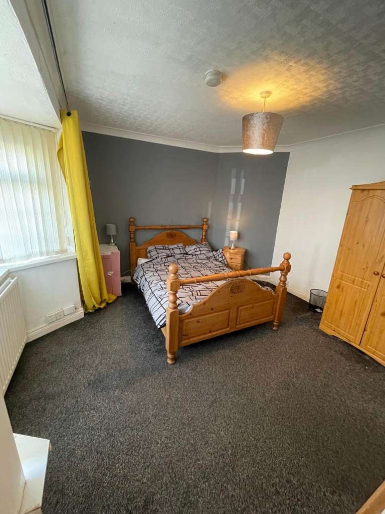 Modern shared accomodation Supported Living for Homeless,Benefits claiments