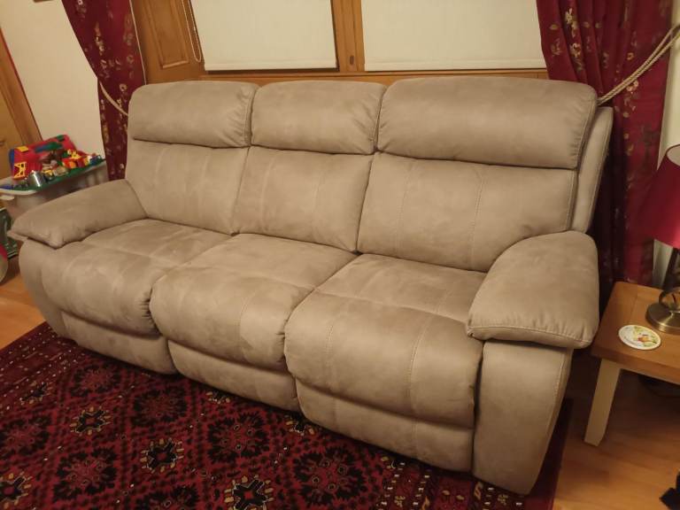 3 seater Sofa with 2 Power Recliners