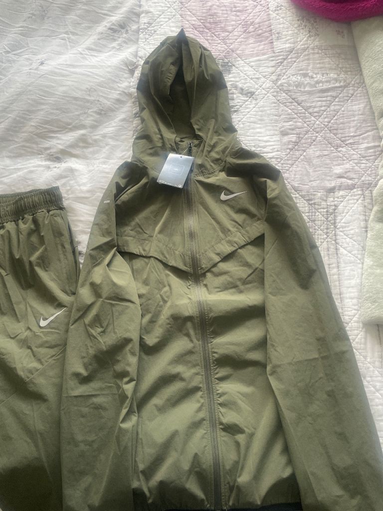 Men’s Nike tracksuit green 