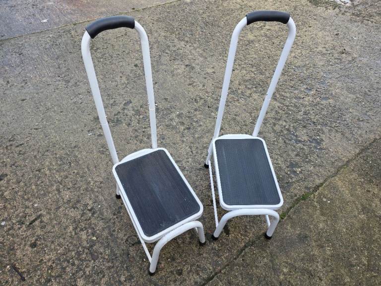 Safety Step with handle (step H36cm approx)
