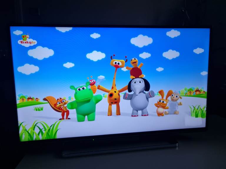 Smart Panasonic 40inch HDR Tv 