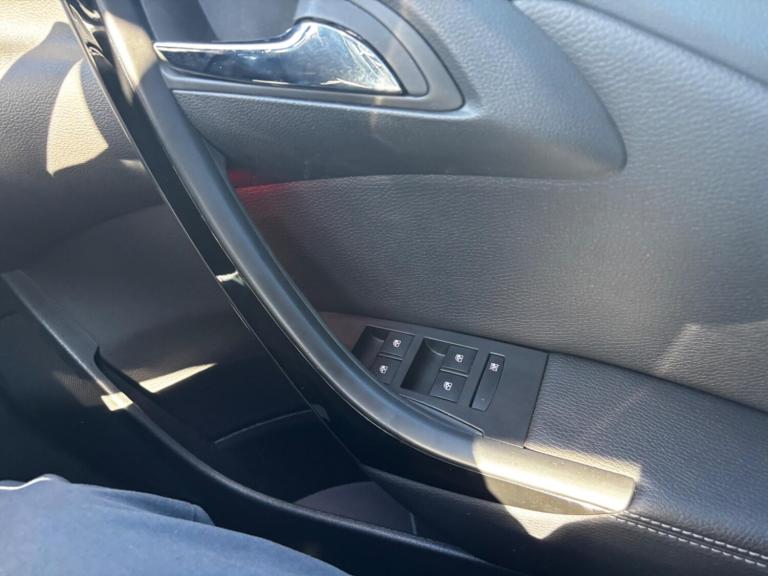 2015 Vauxhall Astra 1.6i 16V Elite 5dr Auto HATCHBACK PETROL Automatic