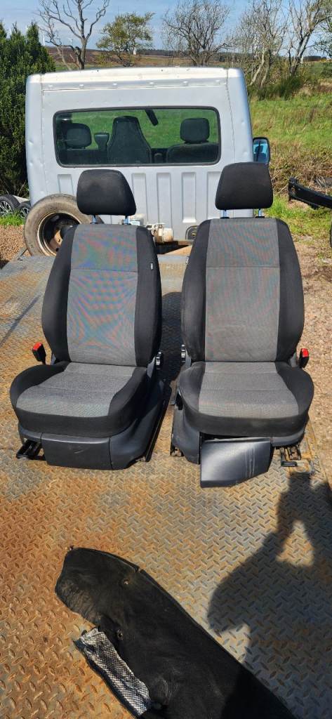2016 vw caddy van seats x2