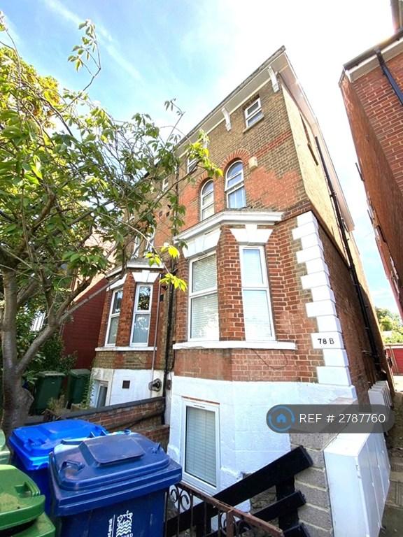 1 bedroom flat in St Clement's Street, Oxford, OX4 (1 bed) (#2787760)