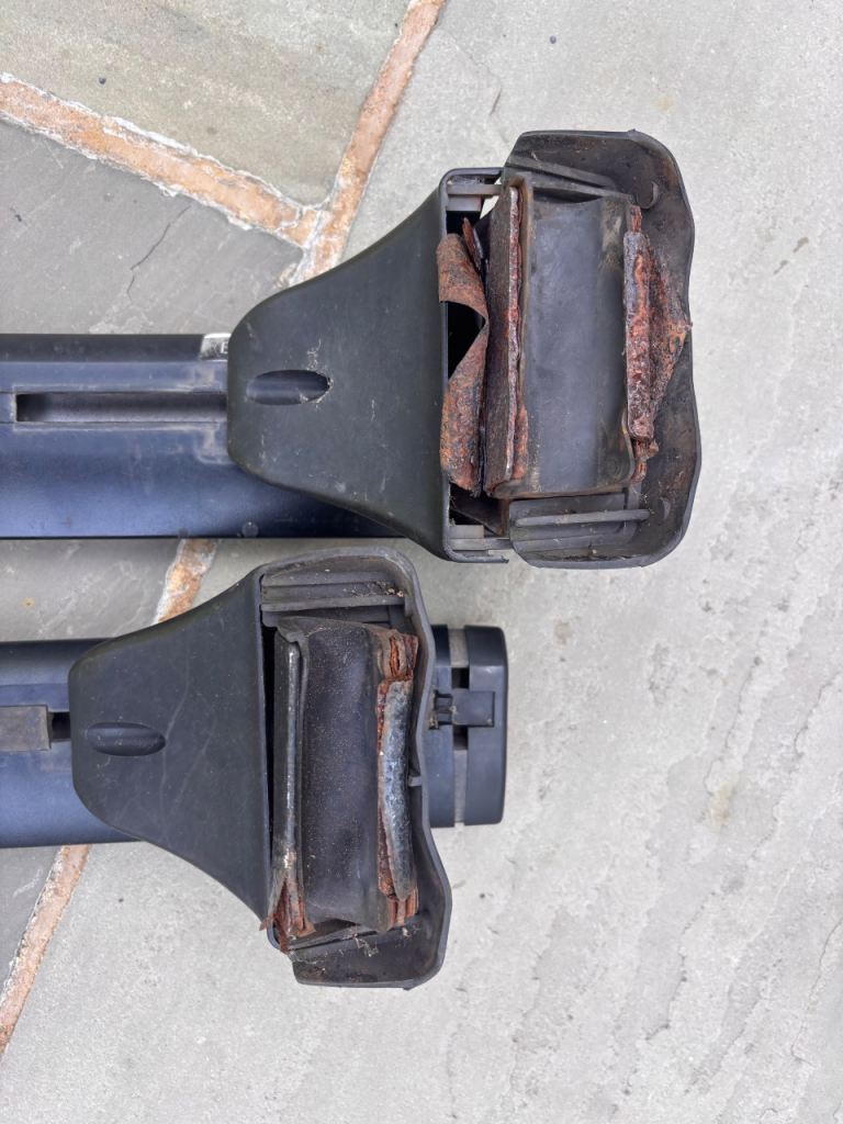 Cruz (Airo Fix?) Roof Rack Bars