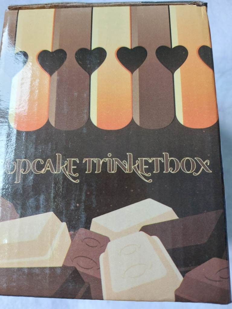 Puckator Cupcake ceramic trinket box