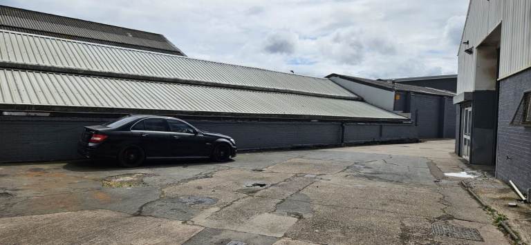 Commercial unit to rent - Tyseley, Birmingham