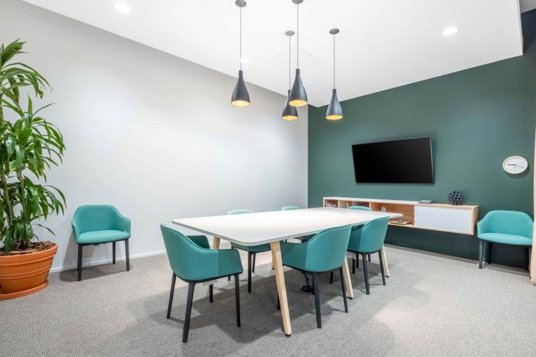 Belfast - BT27BA \ Work Better in an Office with 5 Workstations