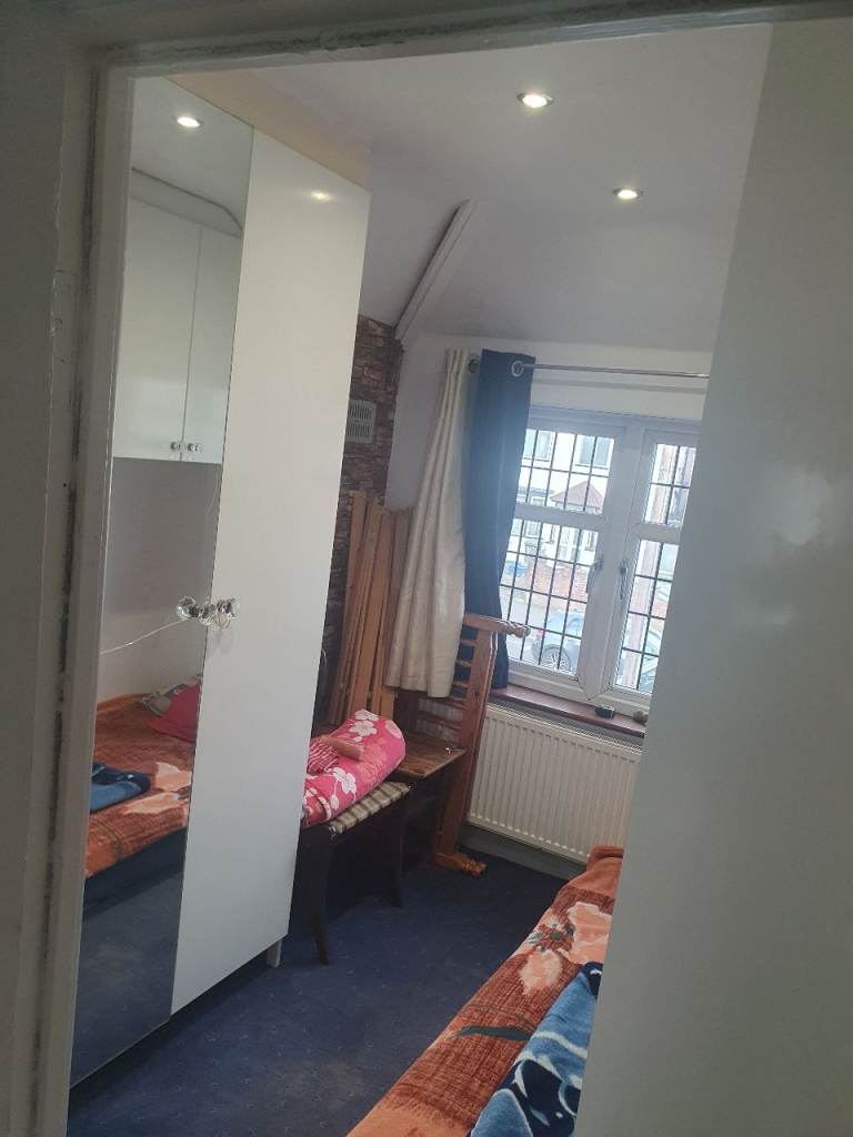 Single Room Available To Rent 