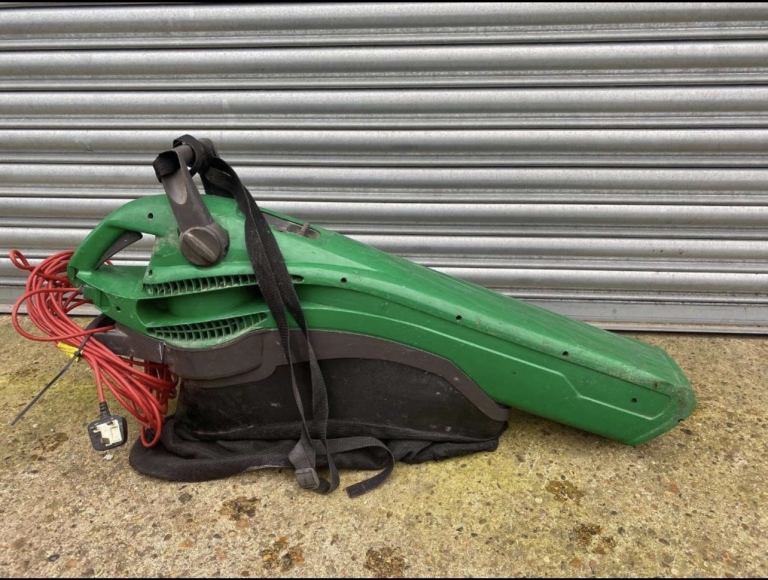 ELECTRIC GARDEN VACUUM WITH LEAFSHREDDER  