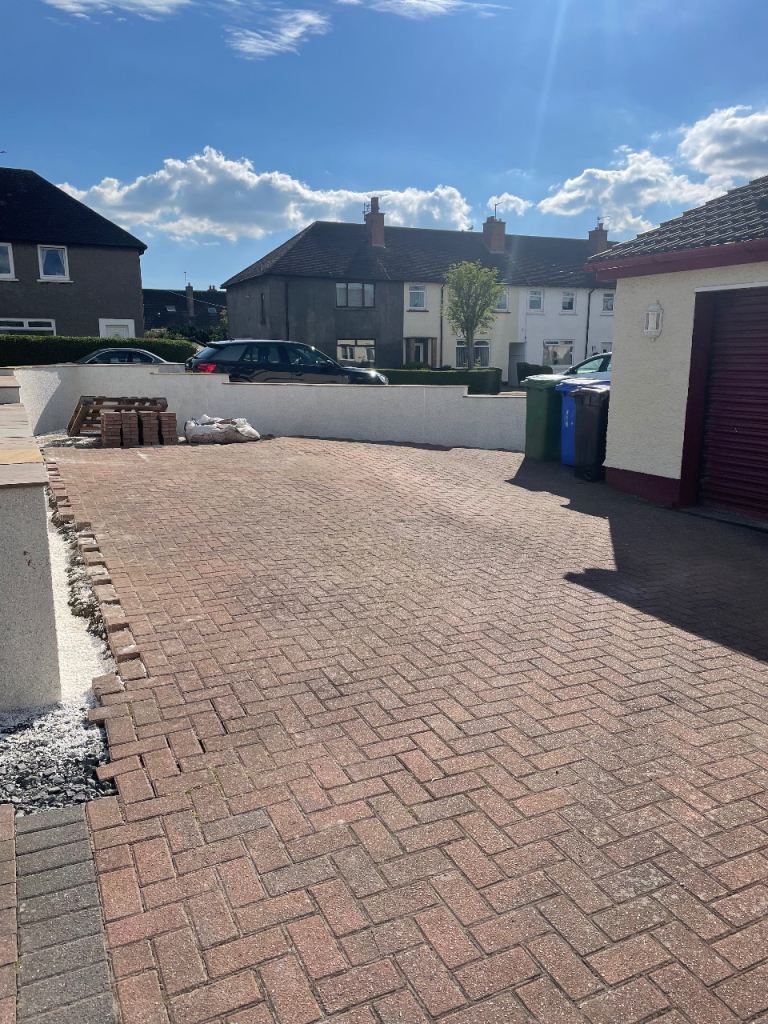 Free monoblock in ayr (gone pending collection)