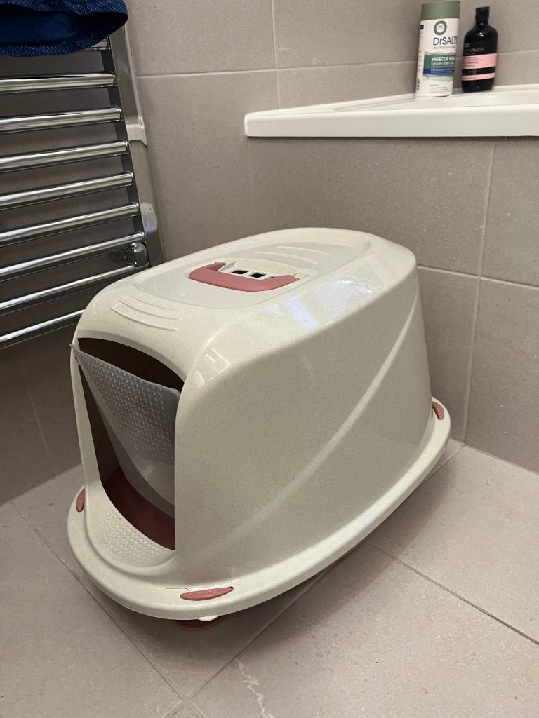 Pink cat litter tray - adult size