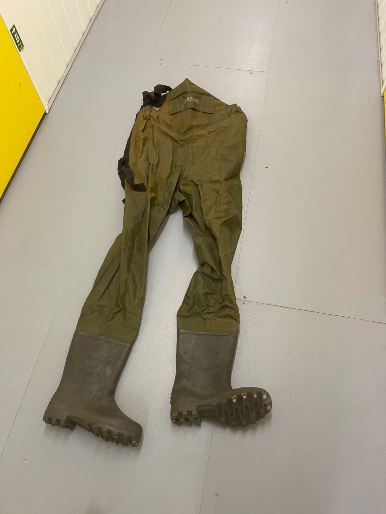 Fishing waders 
