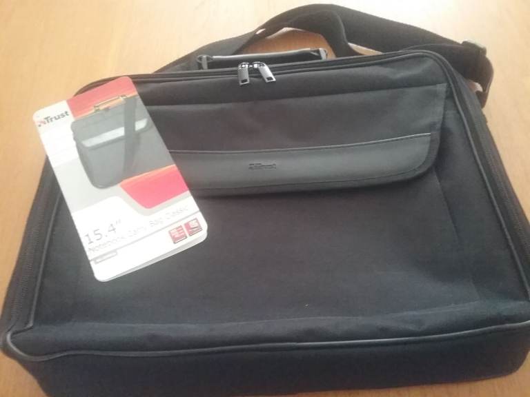 image for Notebook Carry Bag Classic, Trust 15.4 - NEW - Good Christmas Gift