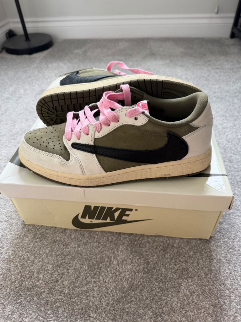 Nike x Travis Scott Air Jordan 1 medium olive UK9