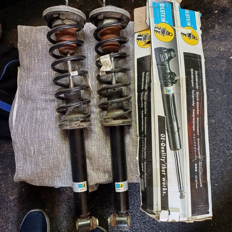 Bmw f10 5series rear struts