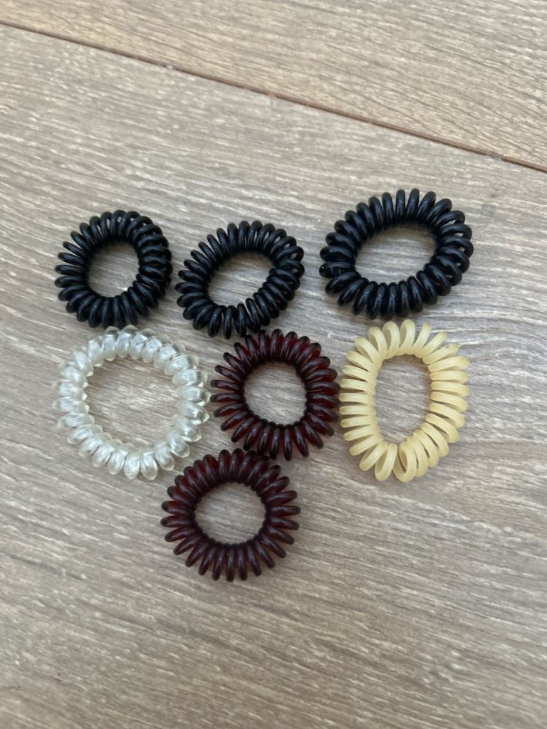 pack of 7 swirly hair ties!