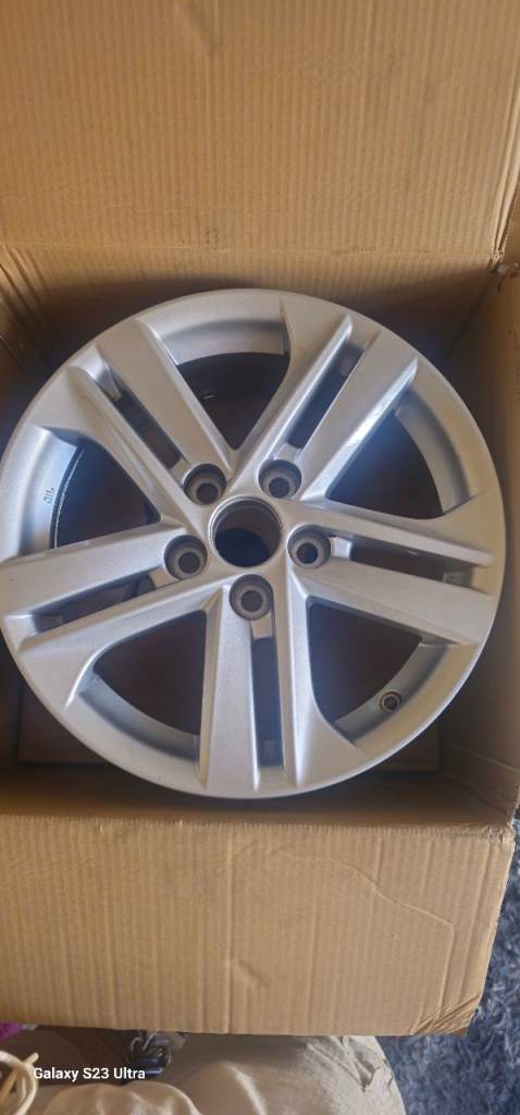 Suzuki swace alloy wheel no tyre 16"