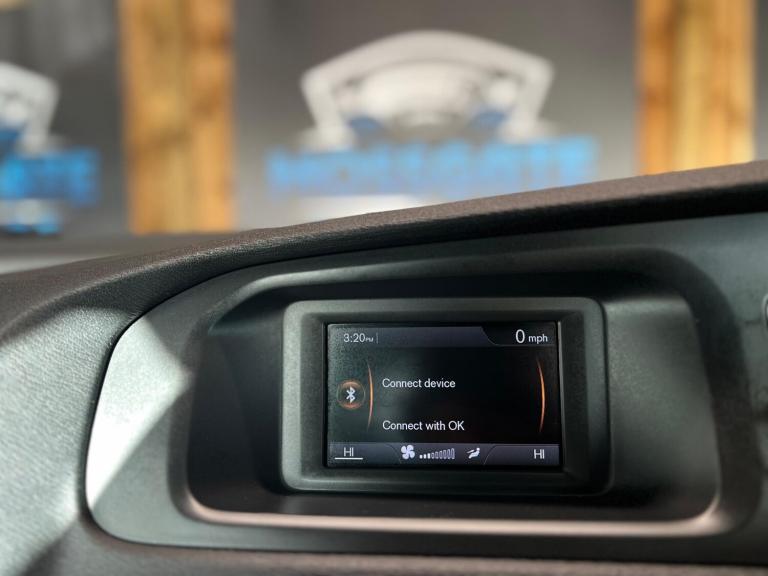 2015 Volvo V40 D2 R DESIGN 5dr HATCHBACK DIESEL Manual