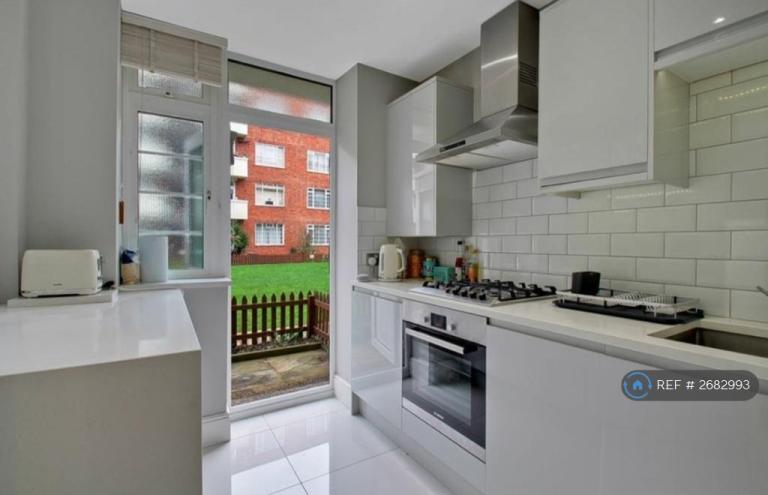 2 bedroom flat in Shannon Place, London, NW8 (2 bed) (#2682993)