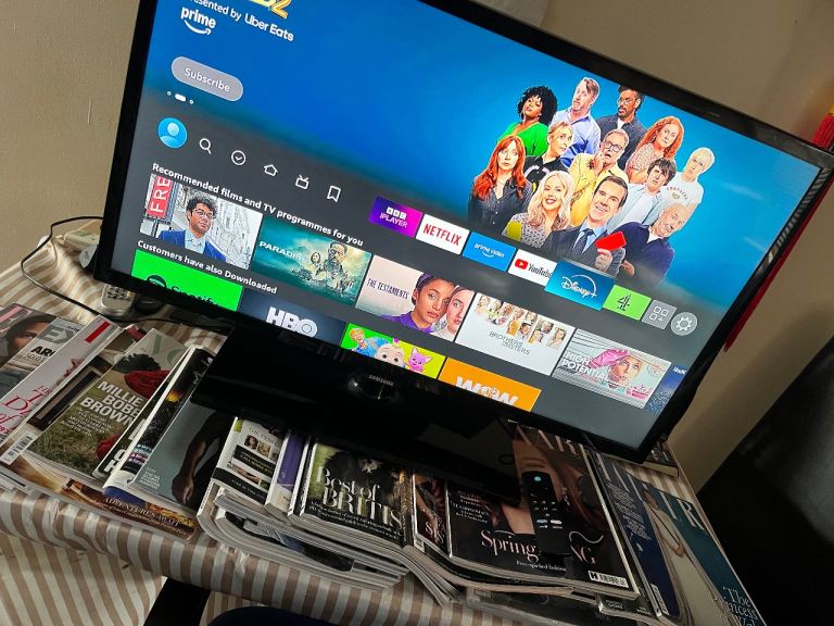 Samsung 32 inch Full HD LED tv Freeview HD firestick WiFi Netflix YouTube Prime