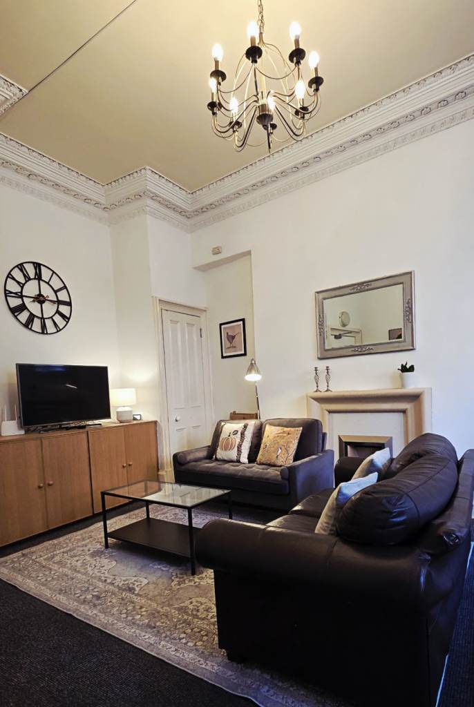 3 beds flat next to the Meadows