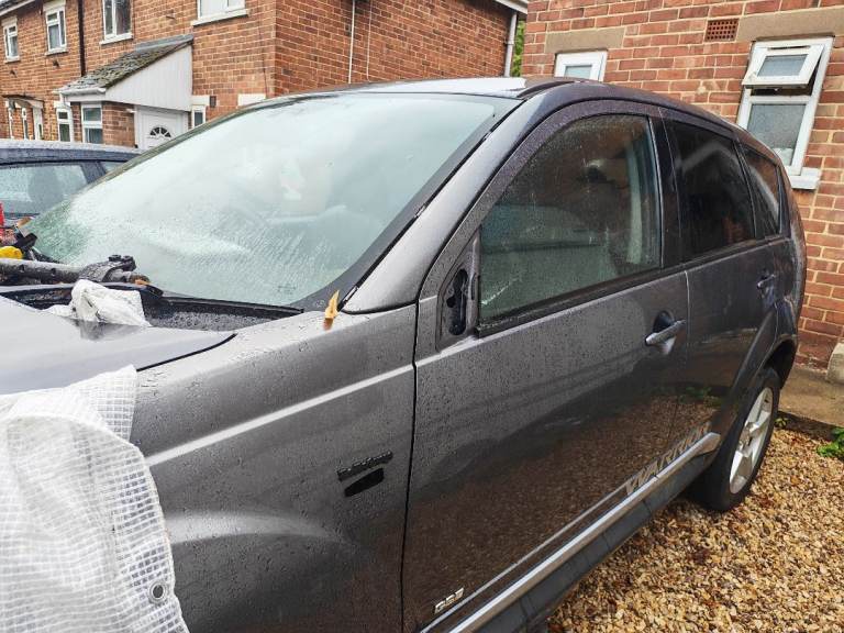 Breaking Spares parts mitsubishi outlander 2009 2.0 diesal 