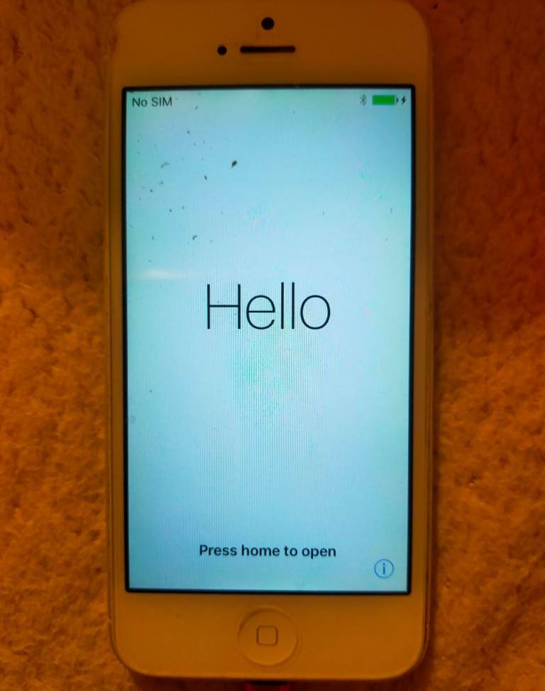 iPhone 5 with original box in good condition 