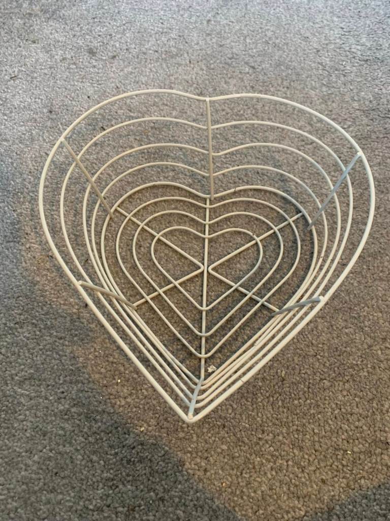 Outdoor Metal Planter Heart Shaped White