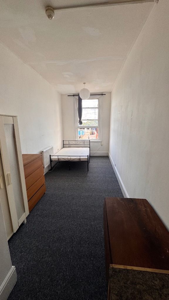 Large studio flat in avonmouth 