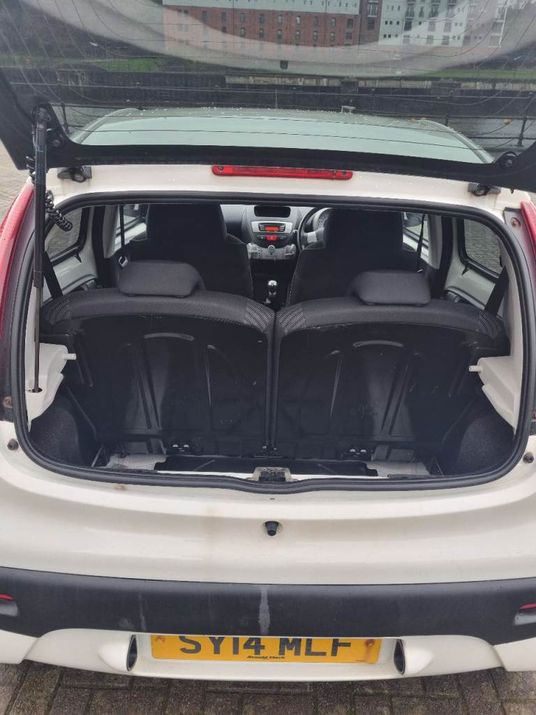 Peugeot 107 allure 1.0 5dr, 1 owner fmdsh, long mot,60+mpg,£20 tax,bargain