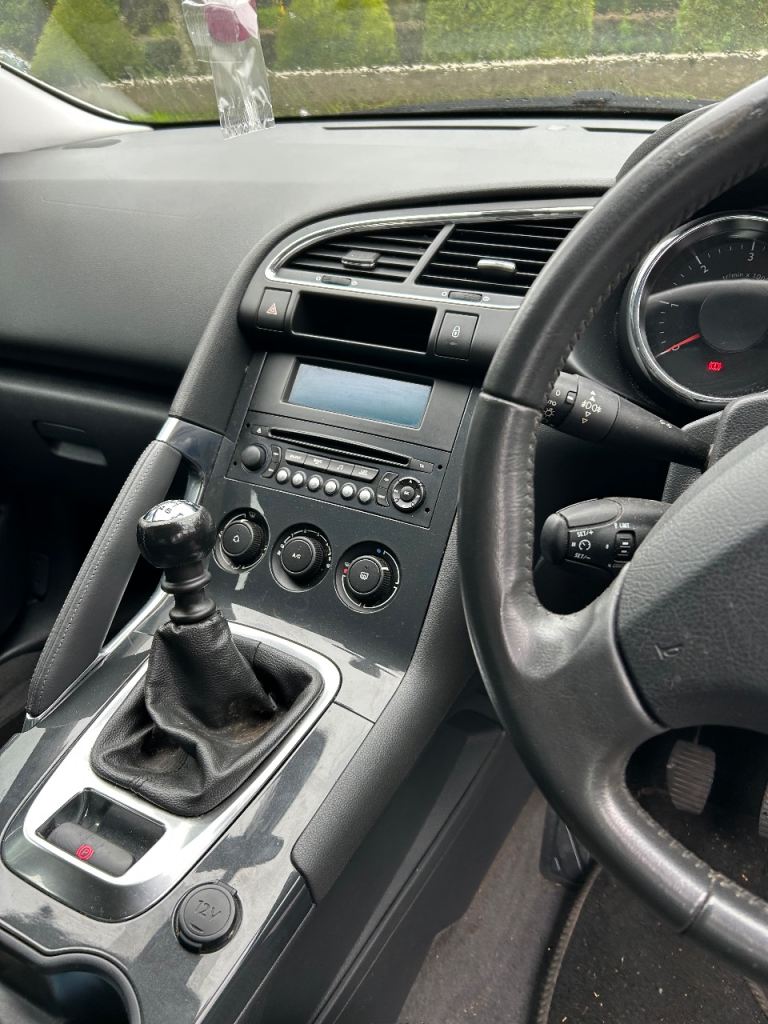 Peugeot, 3008, Hatchback, 2012, Manual, 1560 (cc), 5 doors