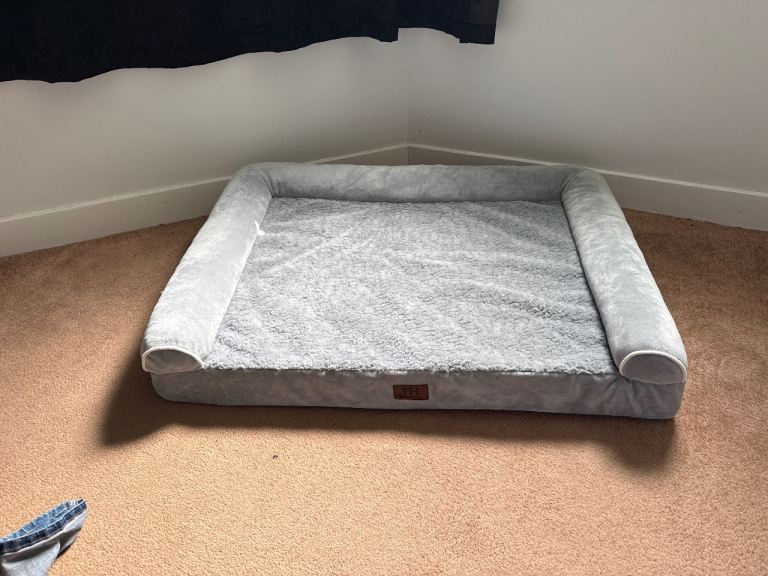 Dog bed 