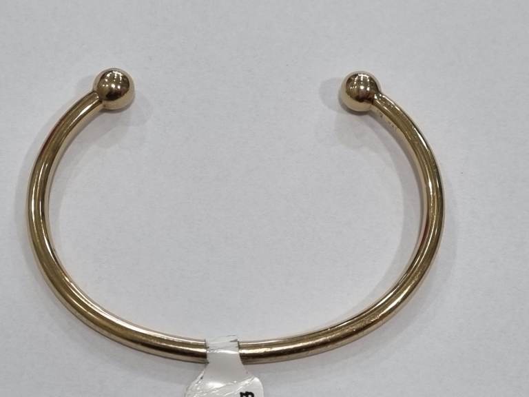 9ct torque bangle (penny lane Ashington)