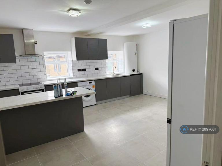 3 bedroom flat in Front St, Chester Le Street, DH3 (3 bed) (#2897681)