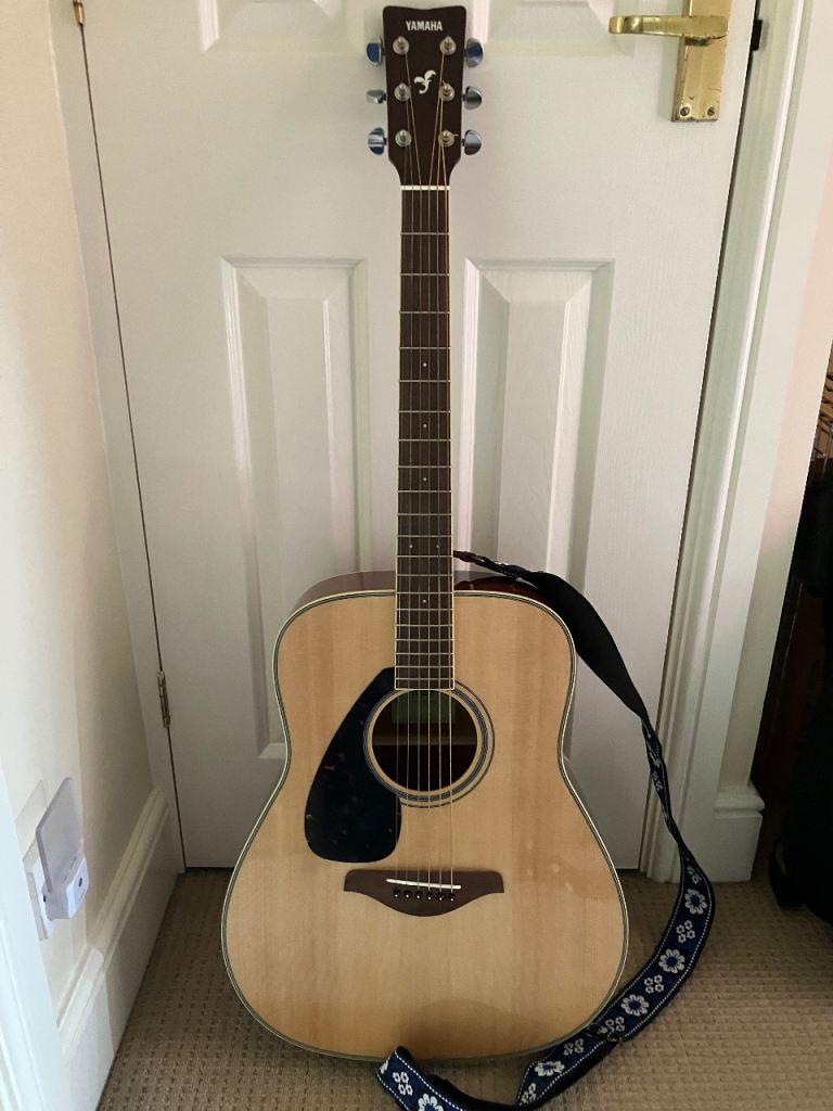 Yamaha fg 820 left handed 