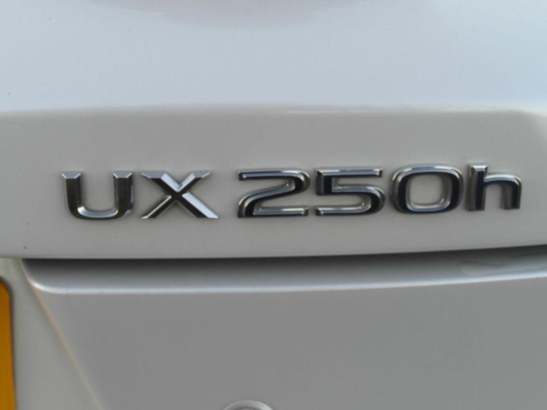 2020 Lexus UX 2.0 250h Premium SUV 5dr Petrol Hybrid E-CVT Euro 6 (s/s) (184 ps) ESTATE Petrol/El...